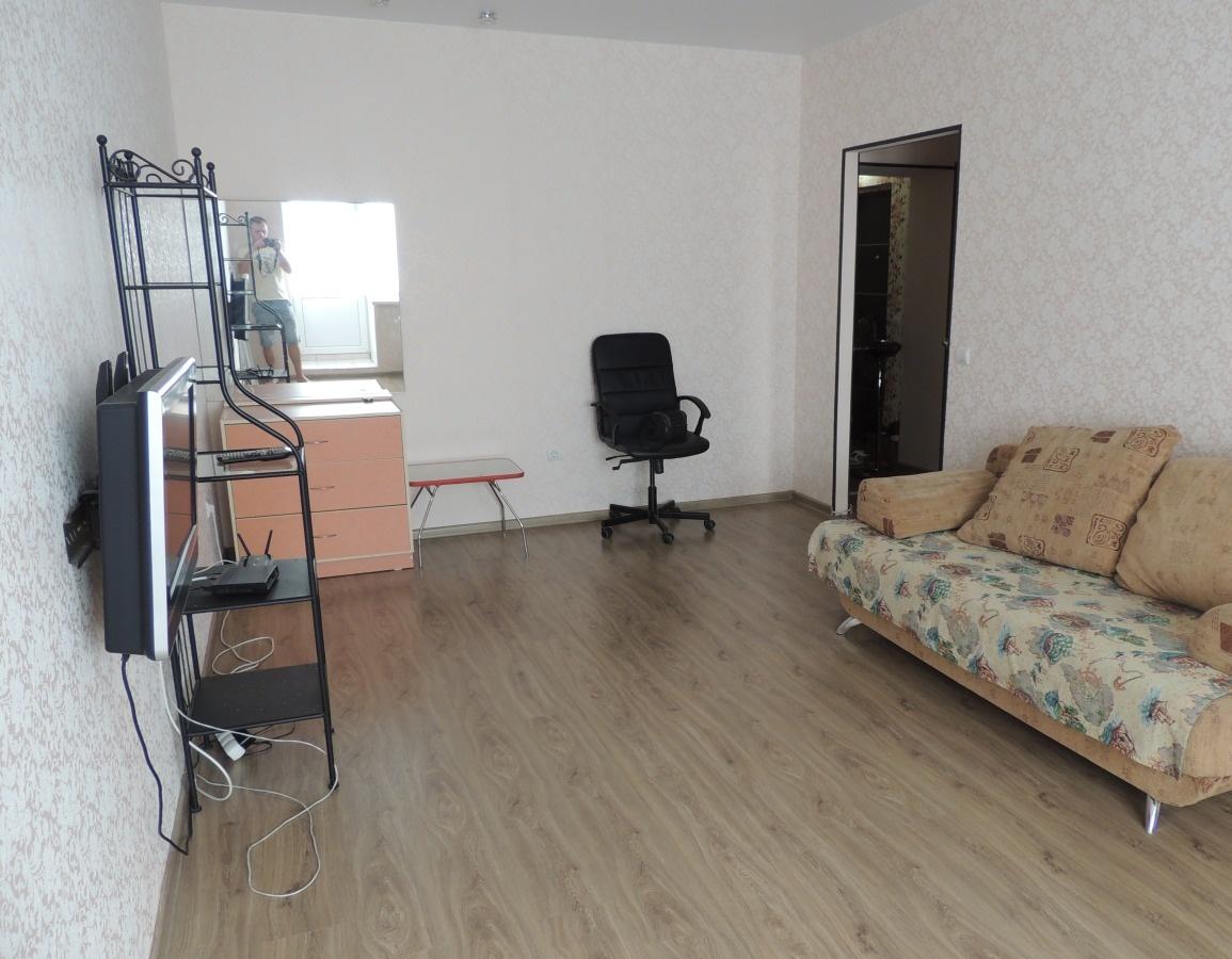 1-комн. квартира 9/14 эт. 42 м² на Серафимовича, 24/1 (1 500 руб.) /  Квартиры на сутки в Новосибирске — ECPU.ru